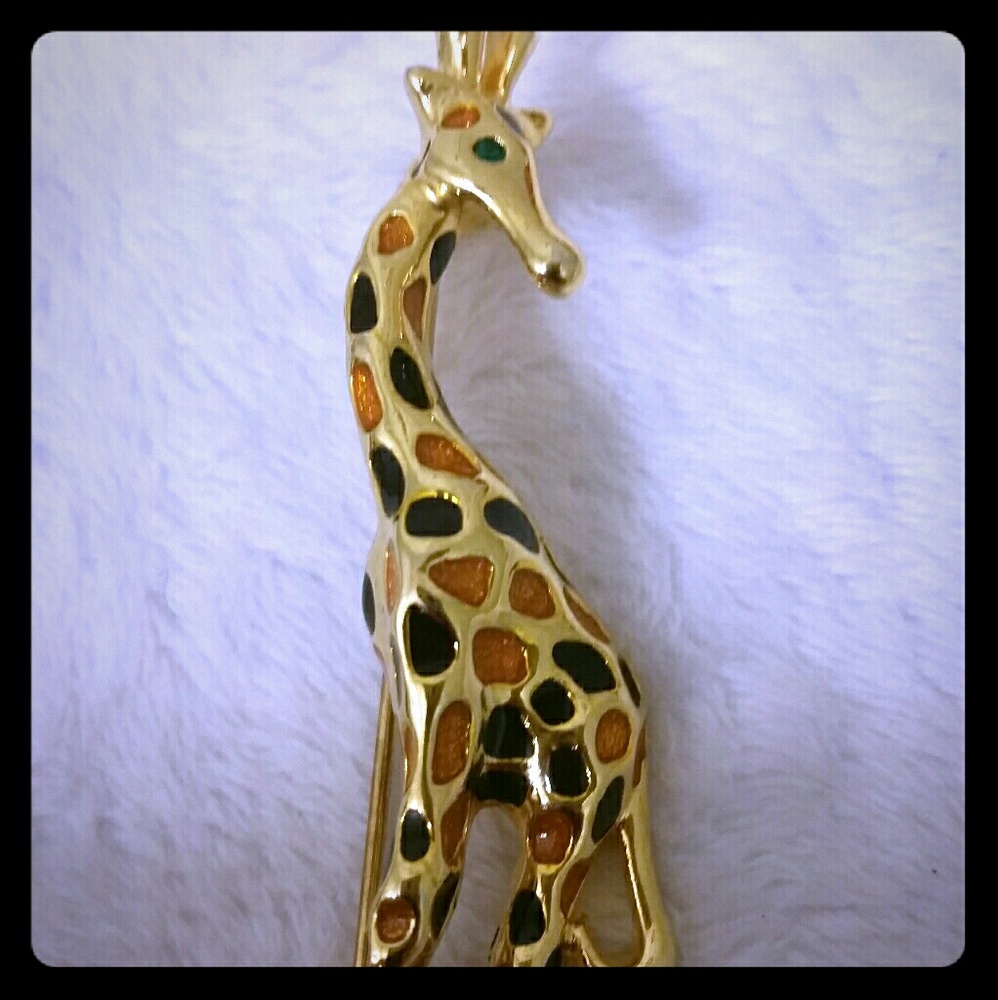Vtg KRAMER enamel gold tone giraffe brooch pin